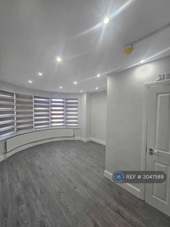 Room Grenoble Gardens in Greater London