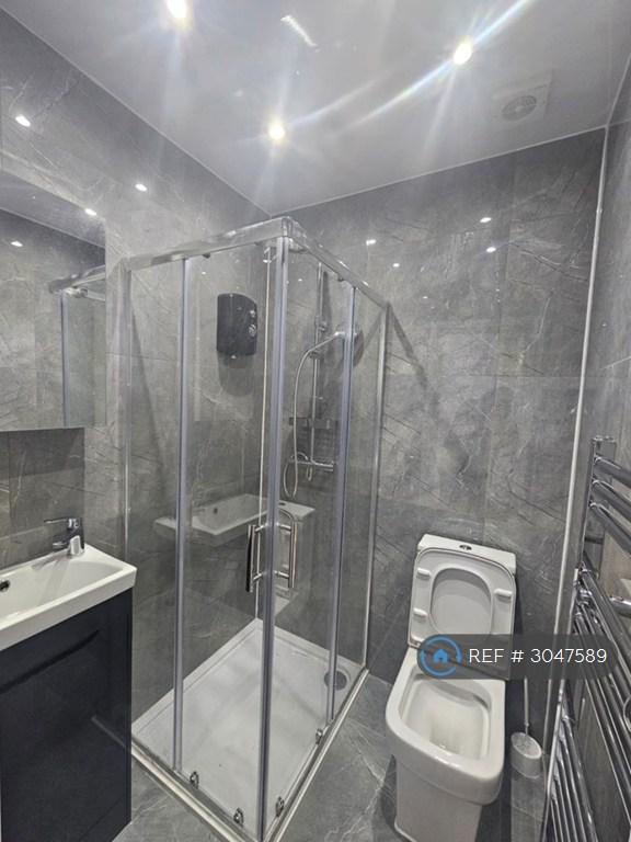 Room Grenoble Gardens in Greater London