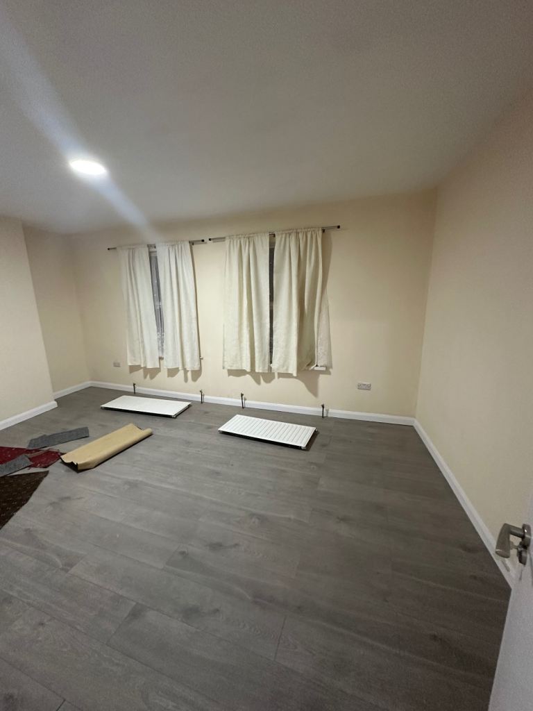 Flat Milton Avenue in Greater London