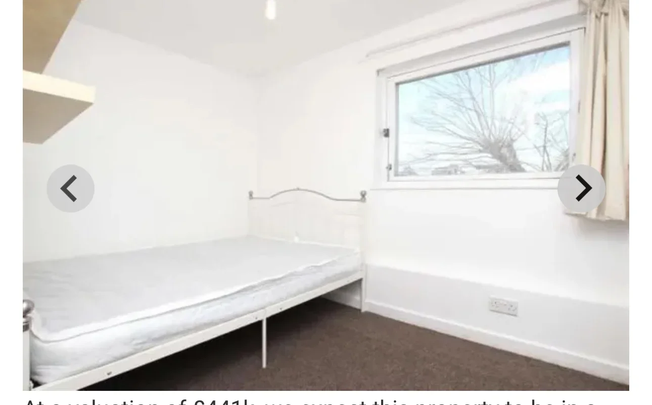 Flat Harbut Road in Greater London