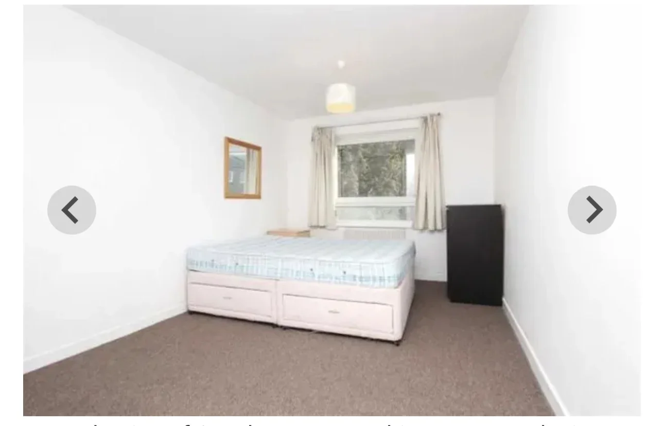 Flat Harbut Road in Greater London