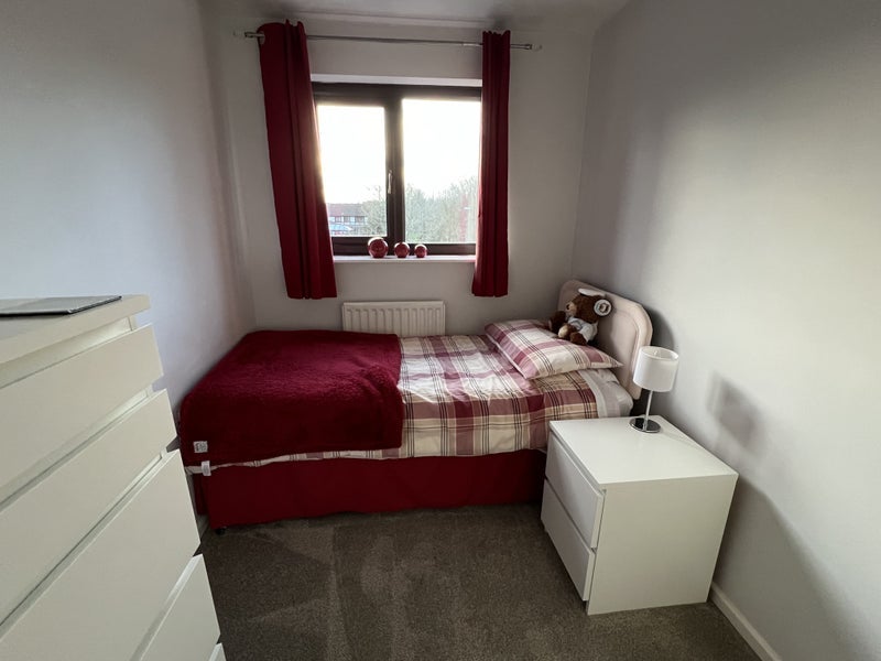 Room Squires Court in Brierley Hill