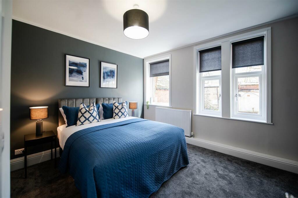 Flat Durham Road in Greater London
