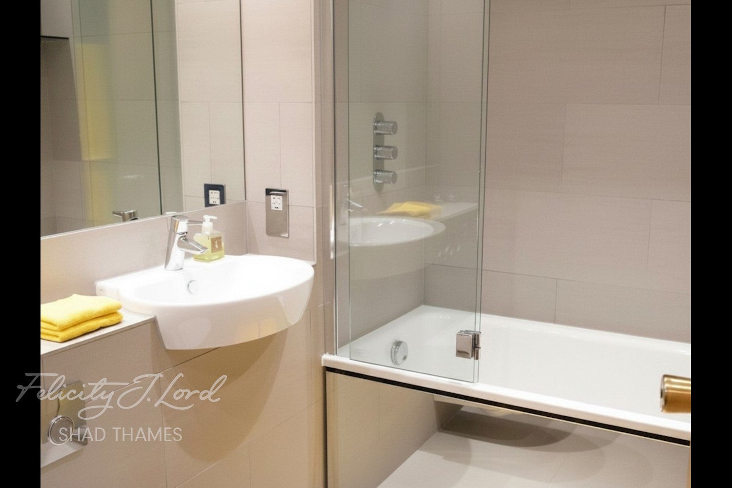 Flat Shad Thames in Greater London