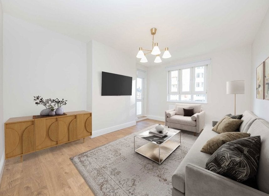 Flat Queen Caroline Street in Greater London