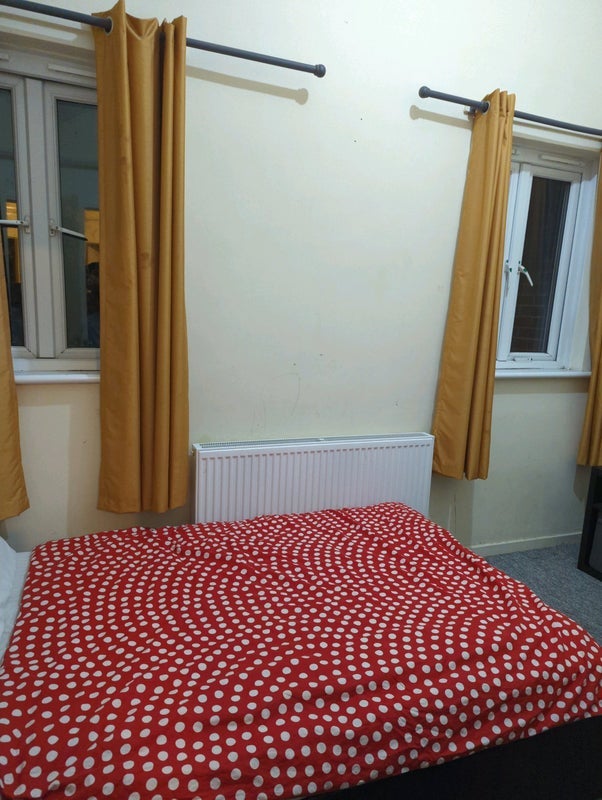 Room Nightingale Vale in Greater London