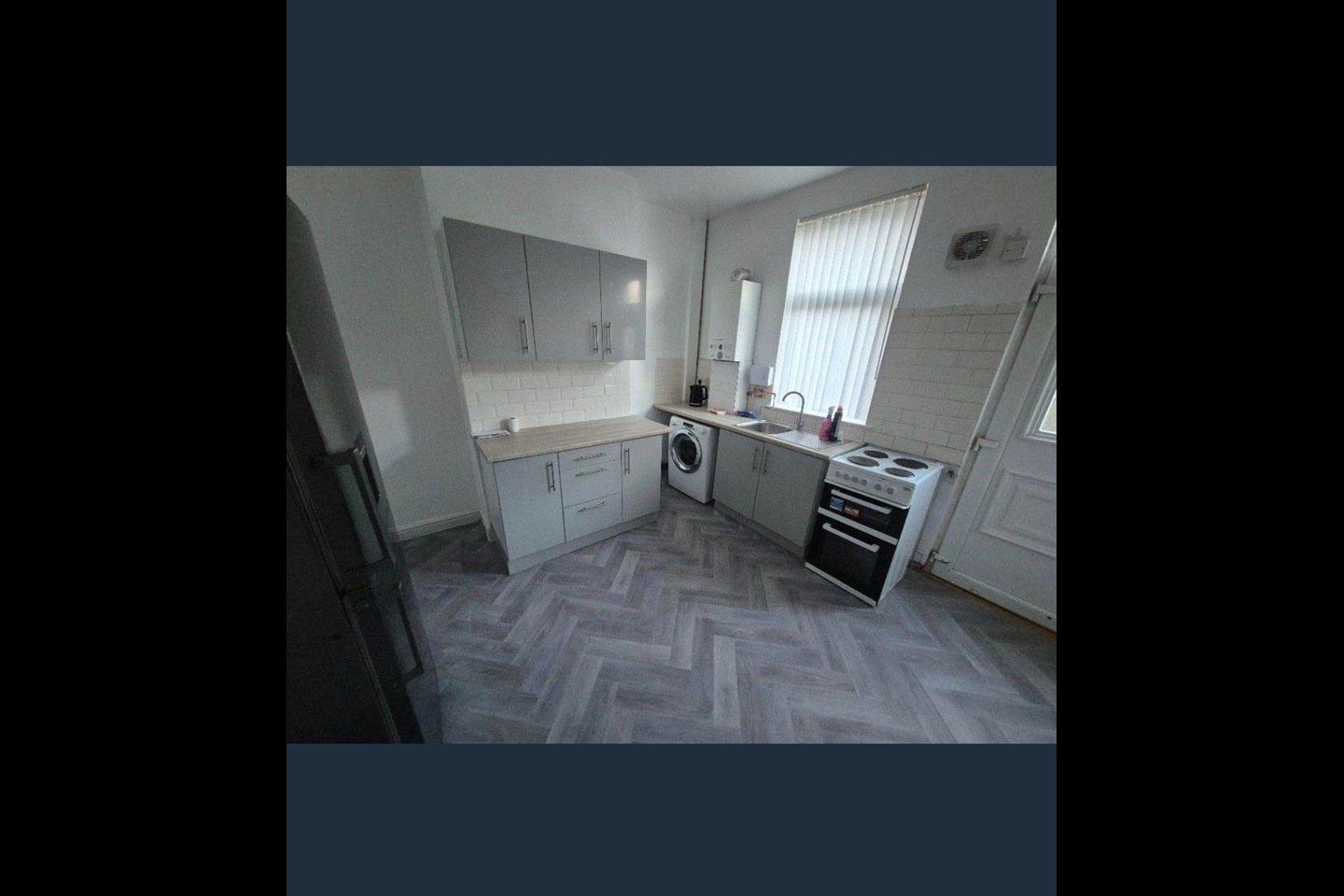 Room Addison Road in Sheffield