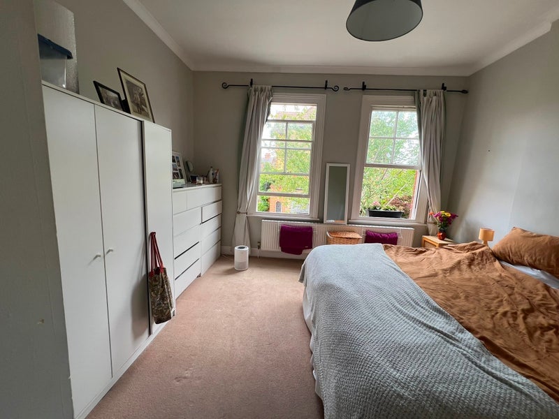 Room Nightingale Lane in Greater London