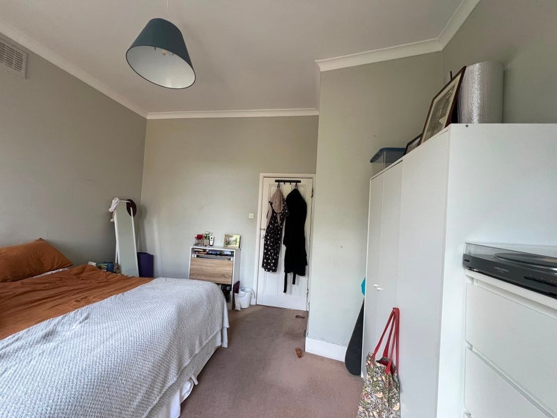 Room Nightingale Lane in Greater London