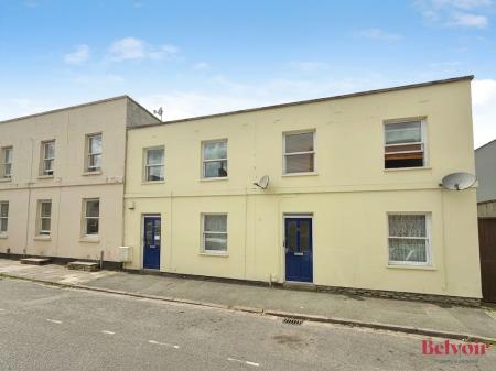 Flat Saint Pauls Street North in Cheltenham