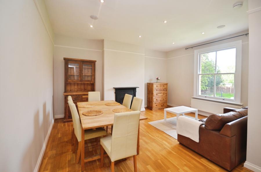 Flat Lancaster Avenue in Greater London