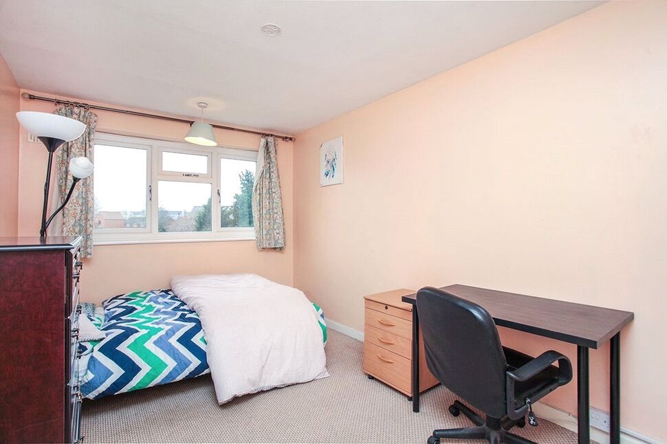 Flat Boswell Drive in Coventry