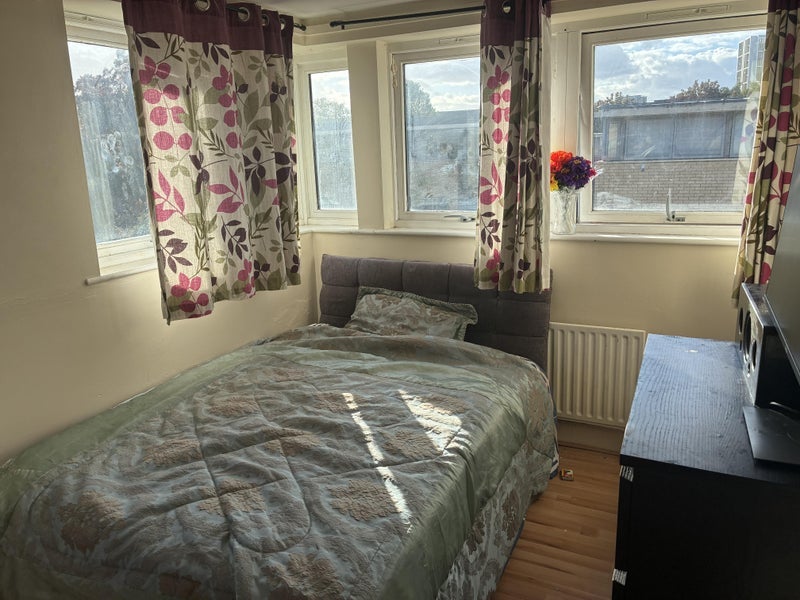 Room Morrison Road in Greater London