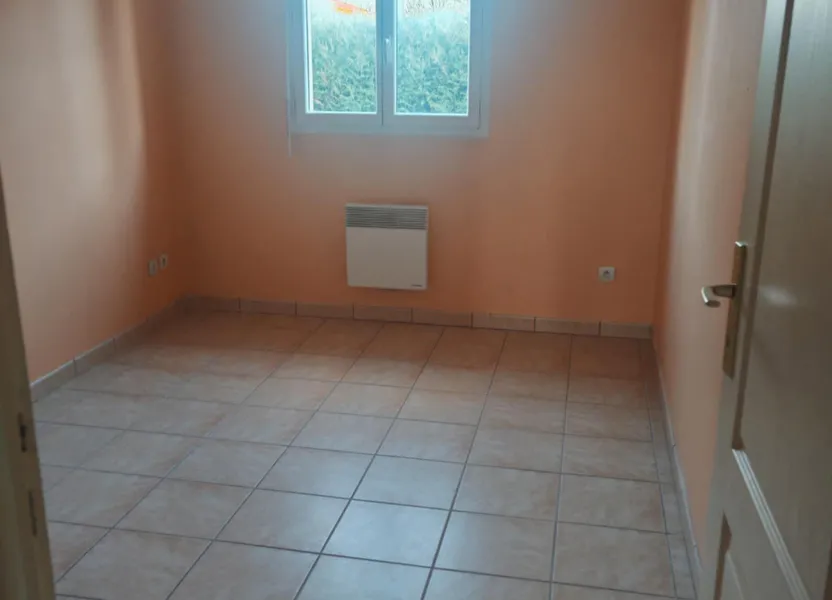 Flat Route du Vignoble in Verneuil-sur-Vienne