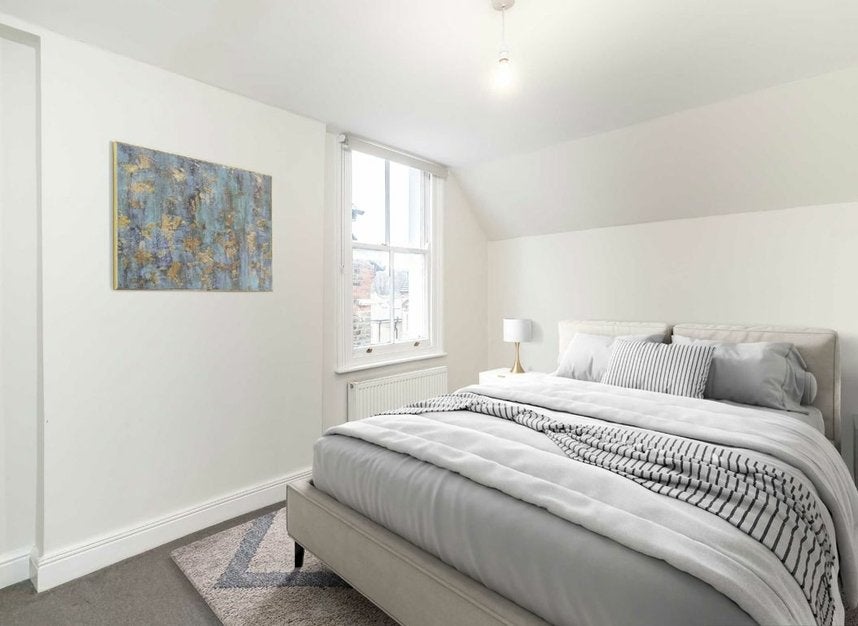 Flat Denbigh Road in Greater London