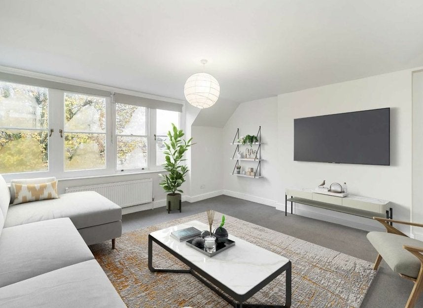 Flat Denbigh Road in Greater London