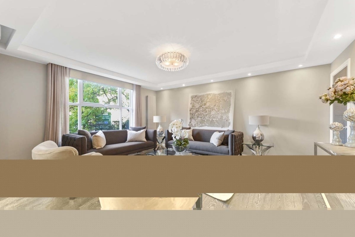 Flat Boydell Court in Greater London