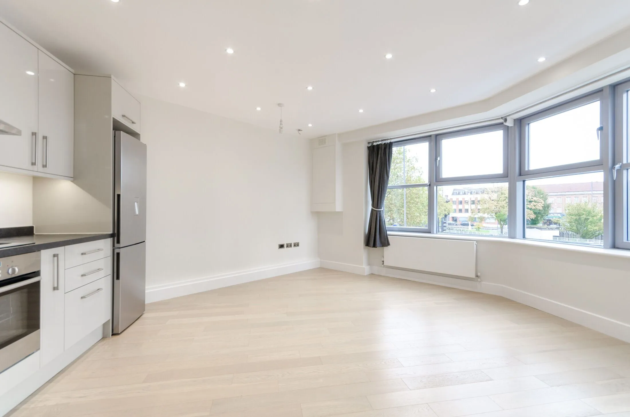 Flat Barnsbury Lane in Greater London