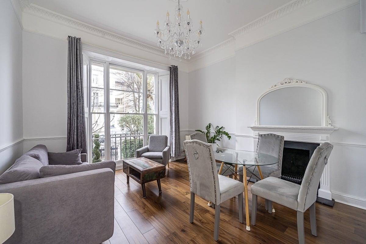 Flat Pembridge Villas in Greater London