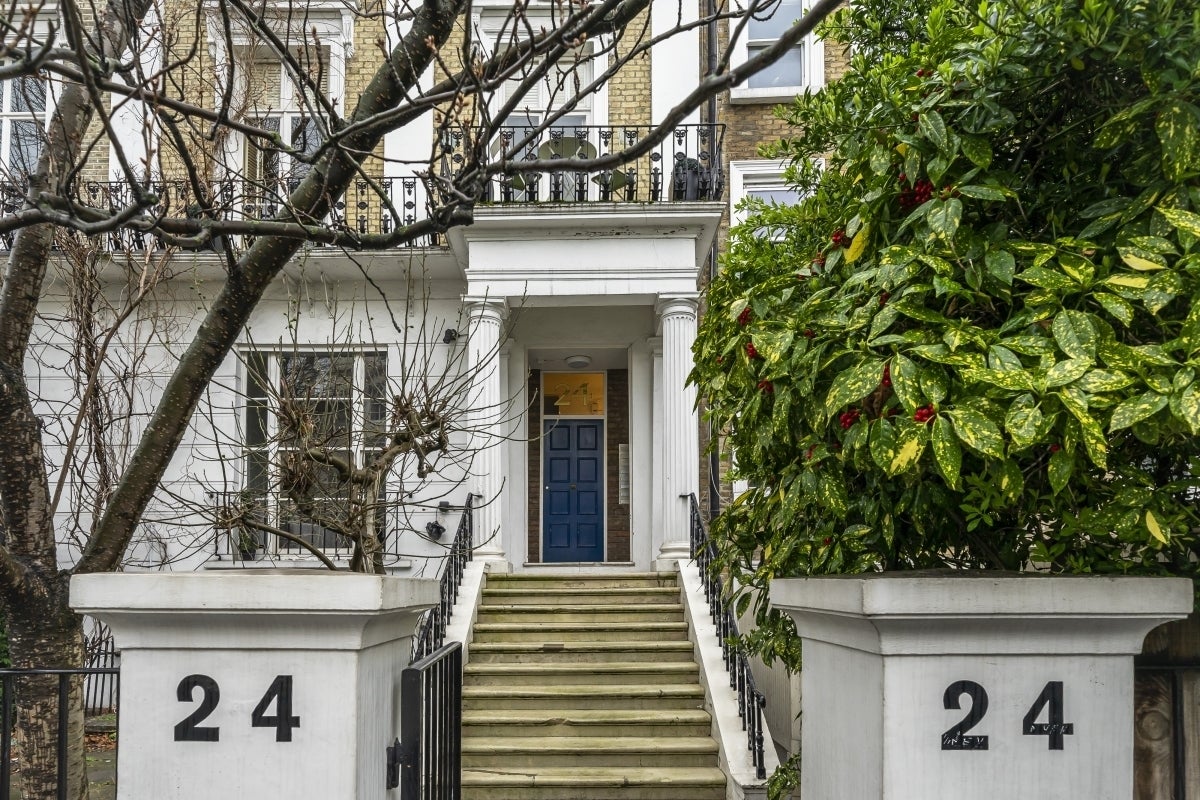 Flat Pembridge Villas in Greater London