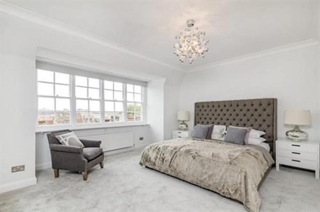 Flat Chesterfield Gardens in City of Westminster