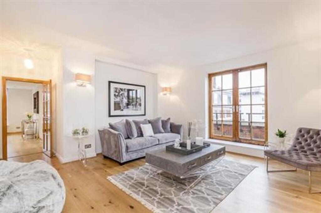 Flat Chesterfield Gardens in City of Westminster