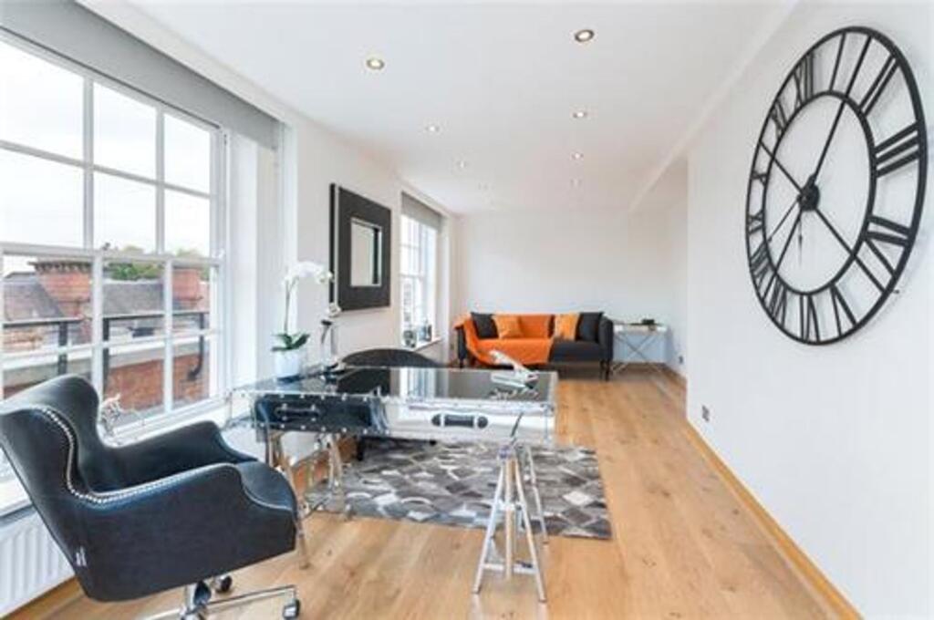 Flat Chesterfield Gardens in City of Westminster