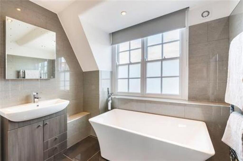 Flat Chesterfield Gardens in City of Westminster