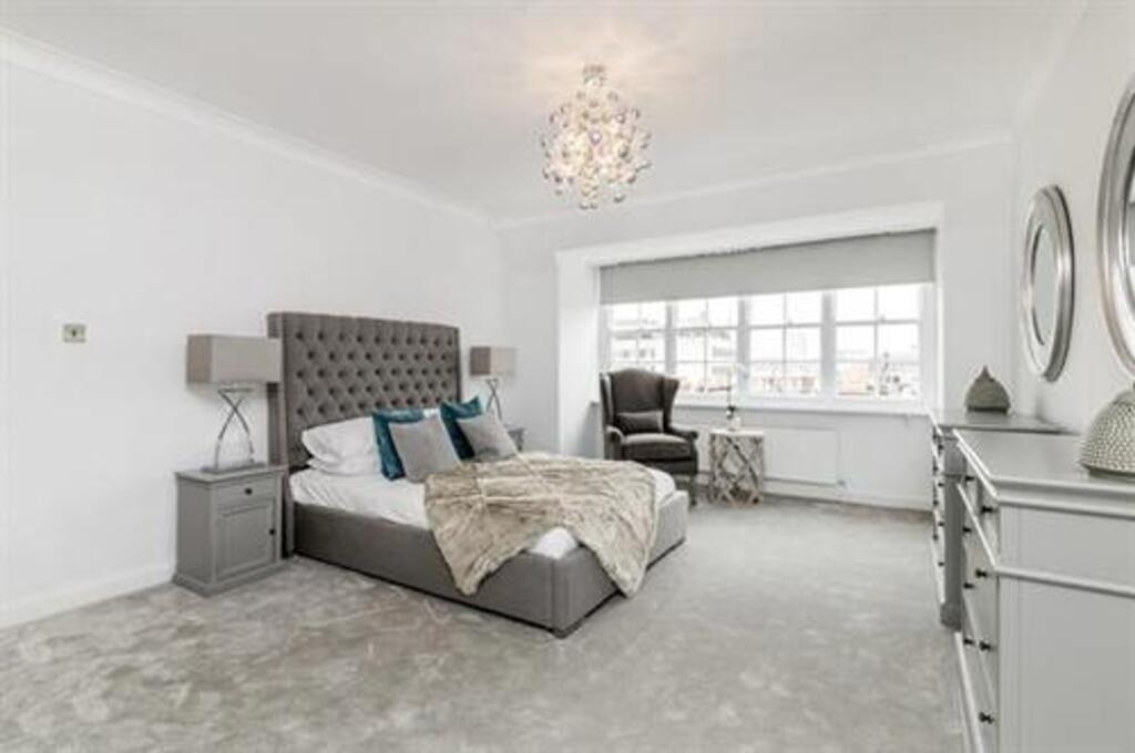 Flat Chesterfield Gardens in City of Westminster