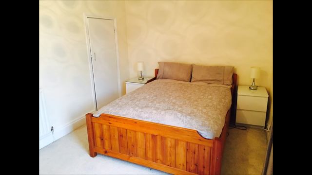 Room Downend Road in Bristol