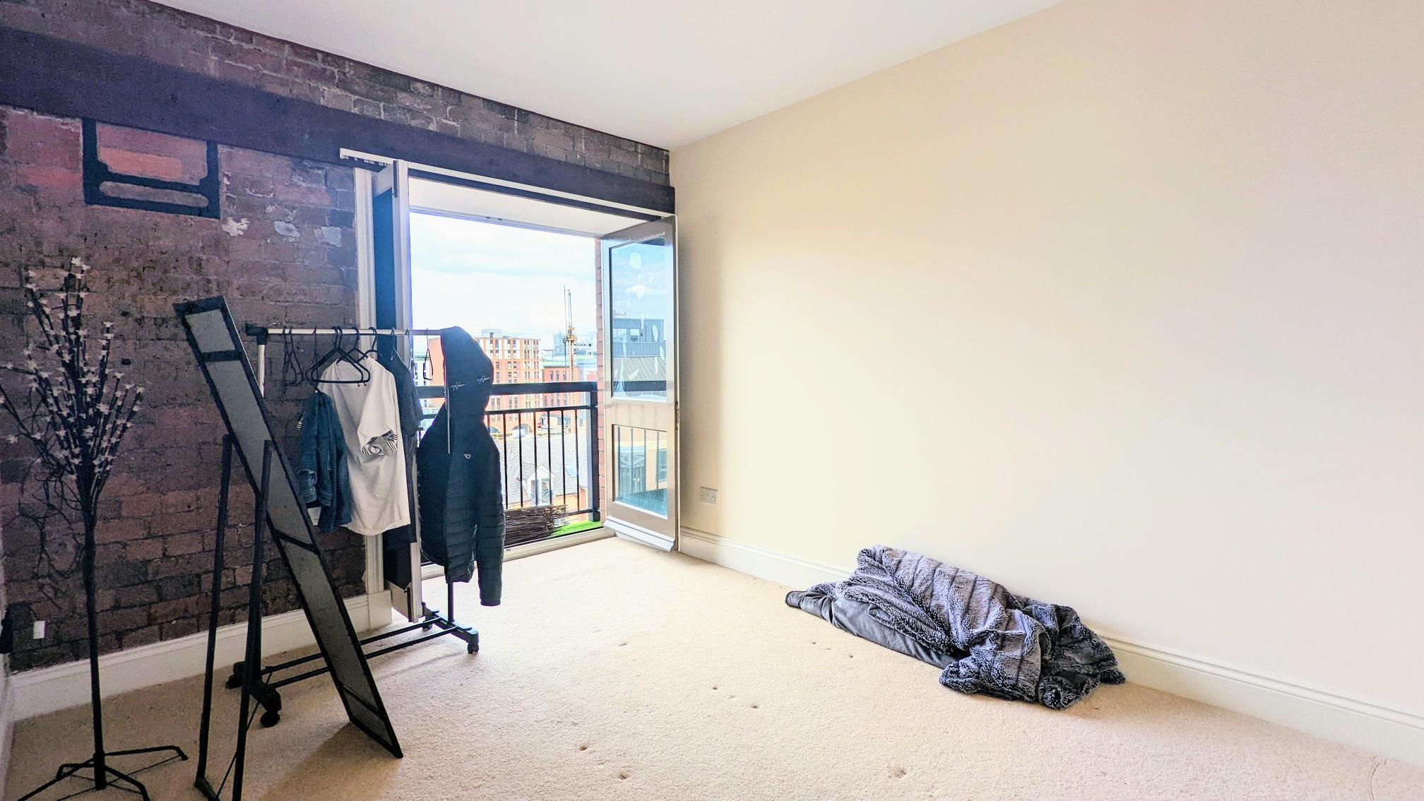 Flat Redcliff Street in Bristol