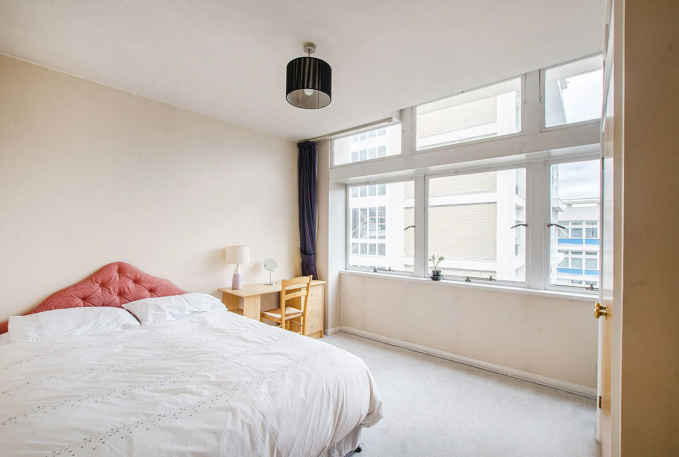 Flat Newington Causeway in Greater London