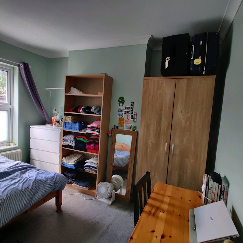 Room Newlyn Road in Greater London