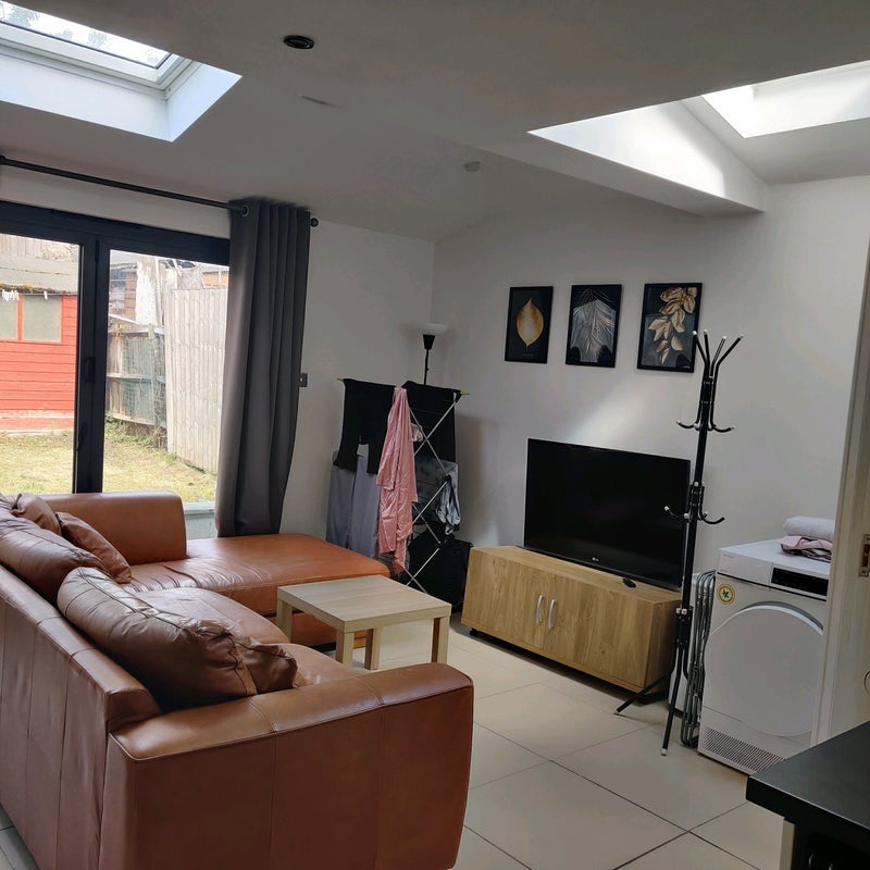 Room Newlyn Road in Greater London