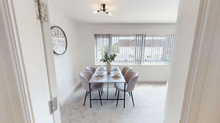 Flat Merrivale Road in Halewood