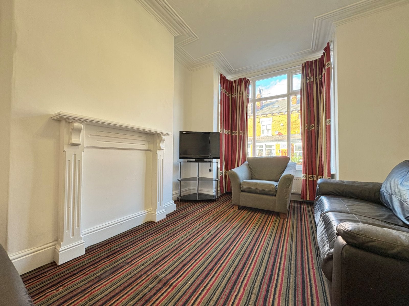 Room Bentley Mount in Leeds