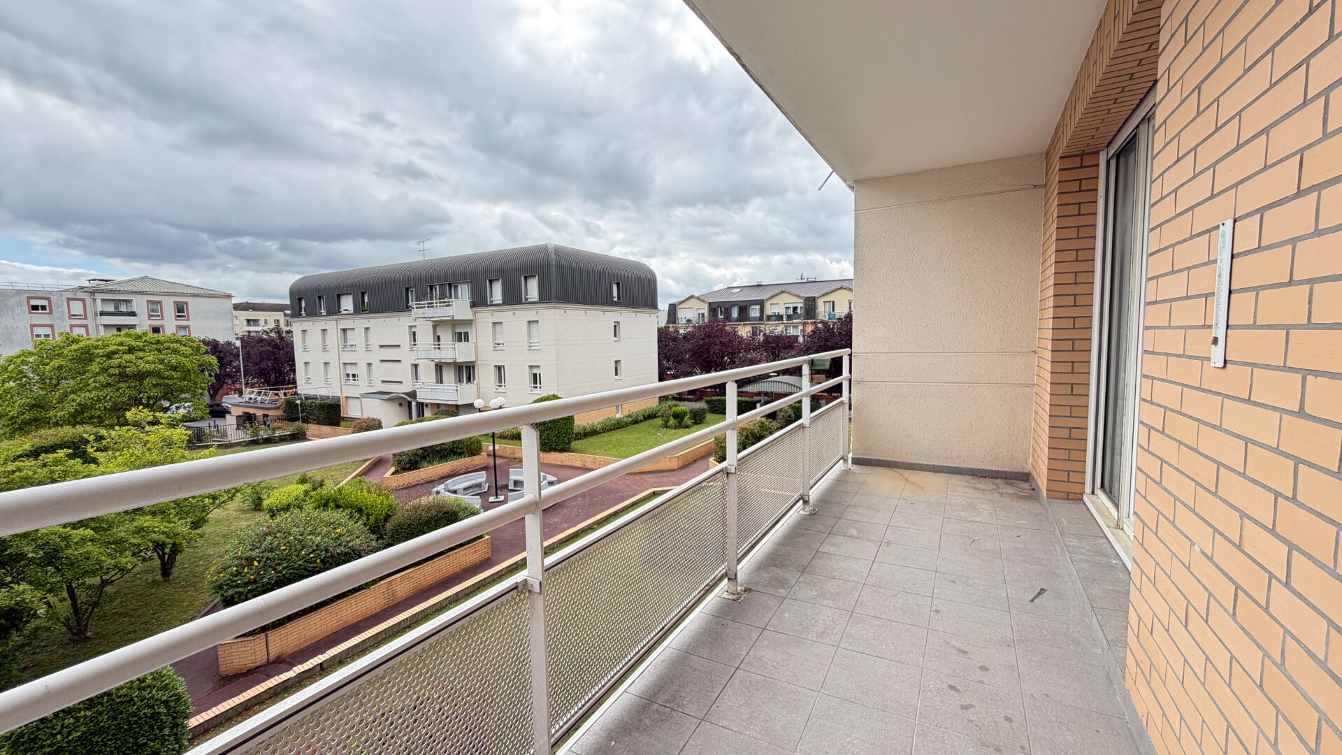 Appartement Desserte Ernest Cognacq à Évry