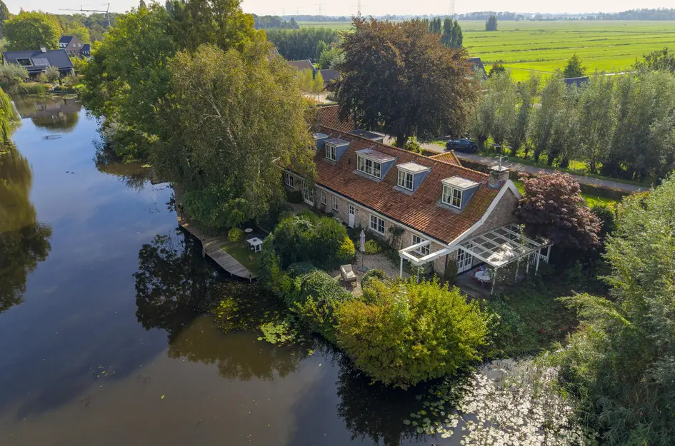 Huis Abbekesdoel 53 in Bleskensgraaf Ca
