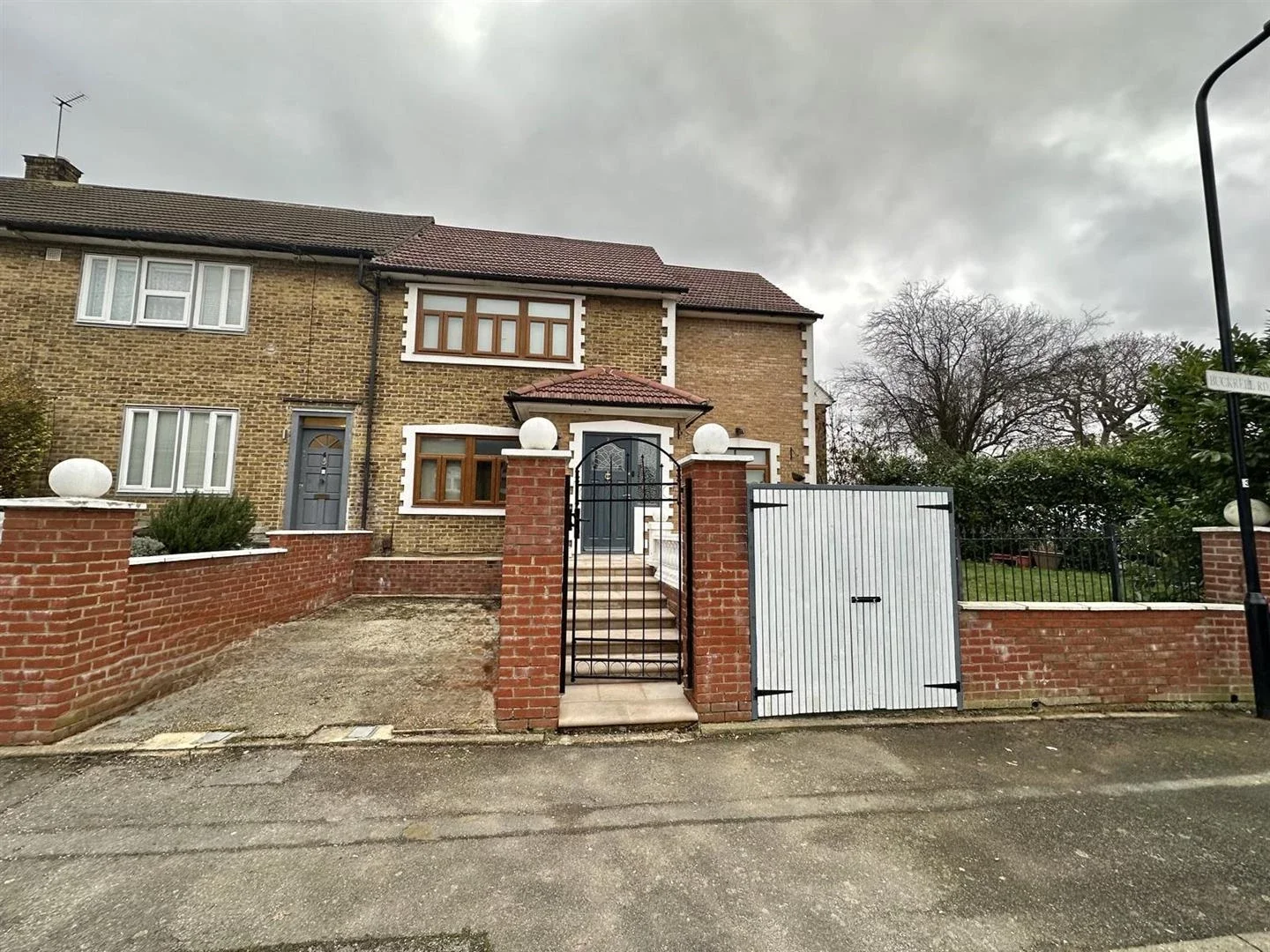 House Buckrell Road in Greater London