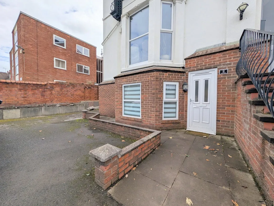 Flat Park Crescent in Southport