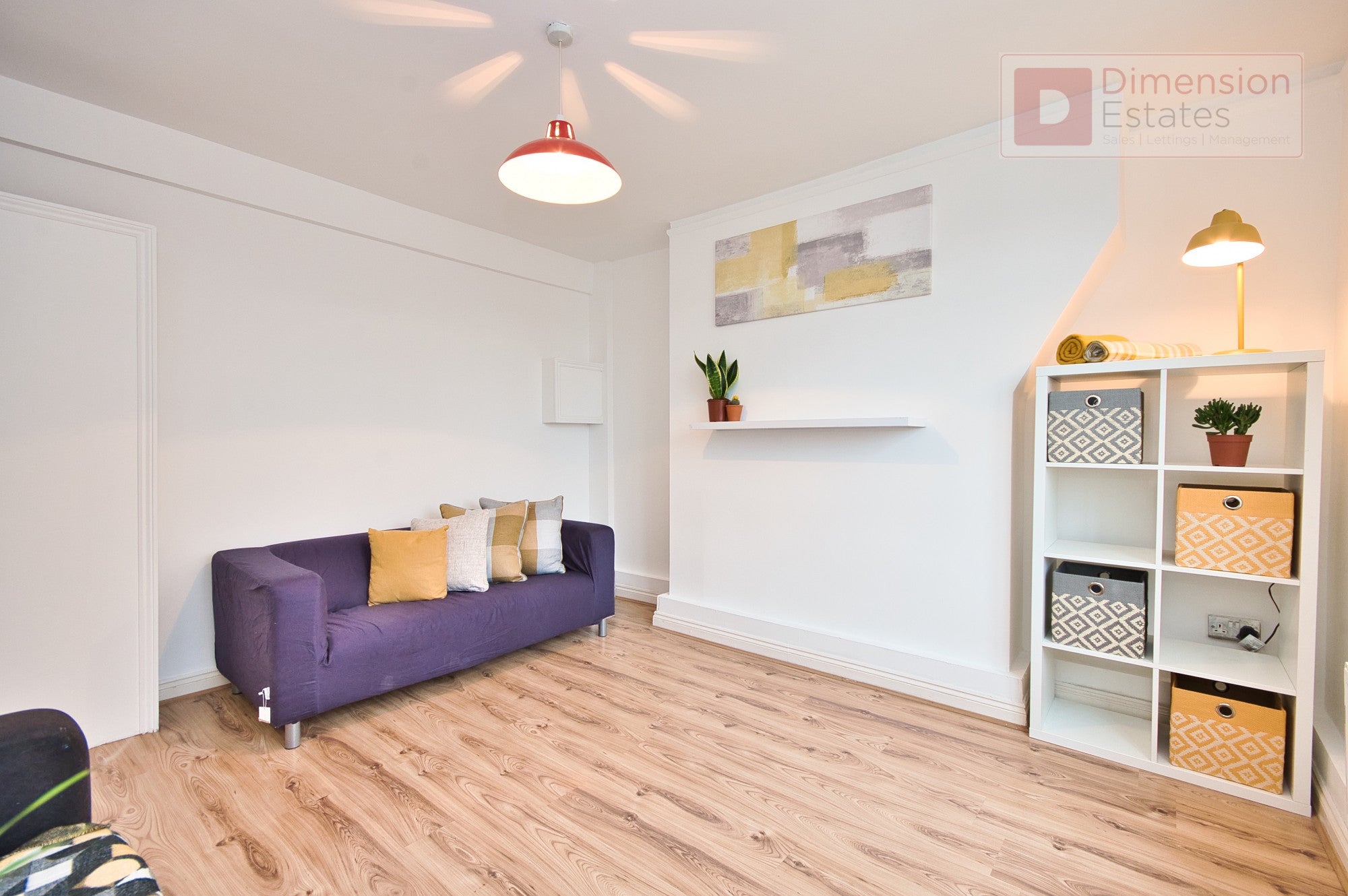 Flat Brooke Road in Greater London