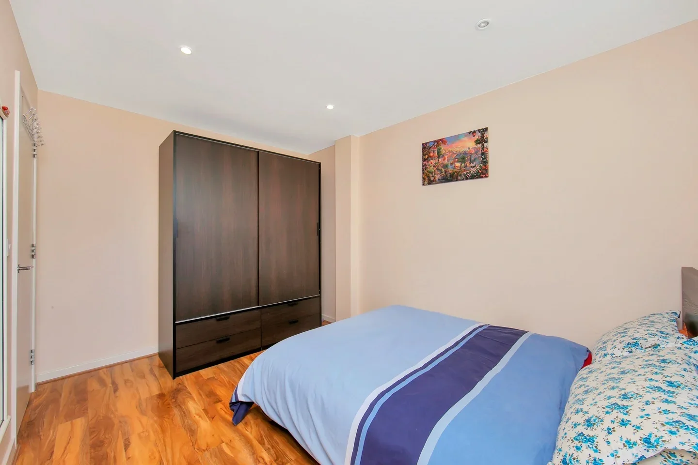 Flat Cambridge Road in Greater London