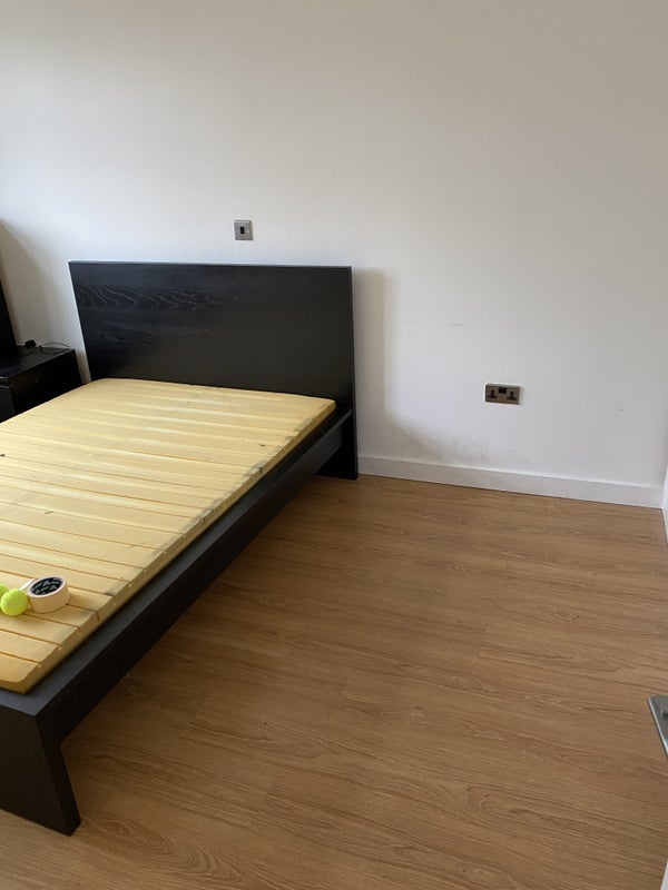 Room Cassland Road in Greater London
