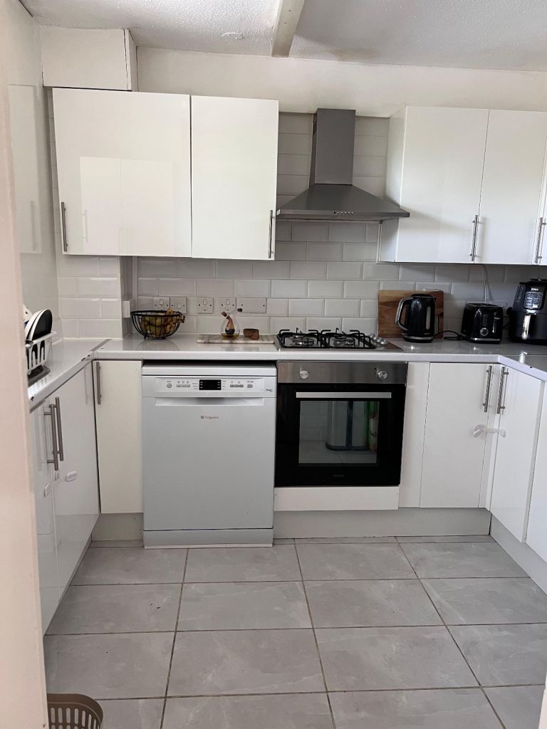 Flat East Crescent in Greater London