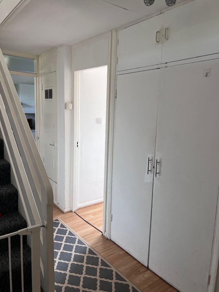 Flat East Crescent in Greater London