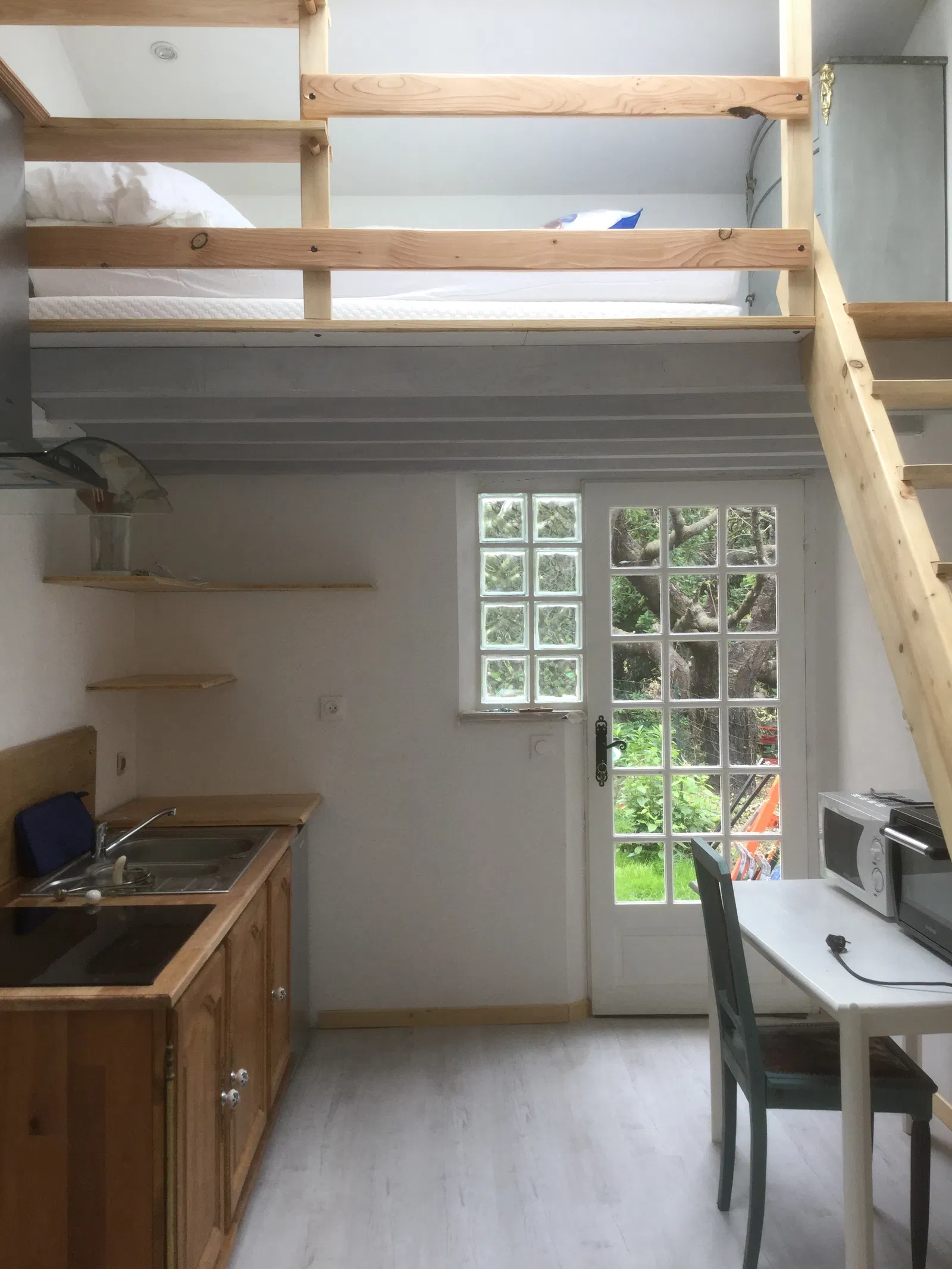 Room Rue Georges Clemenceau in Tarascon