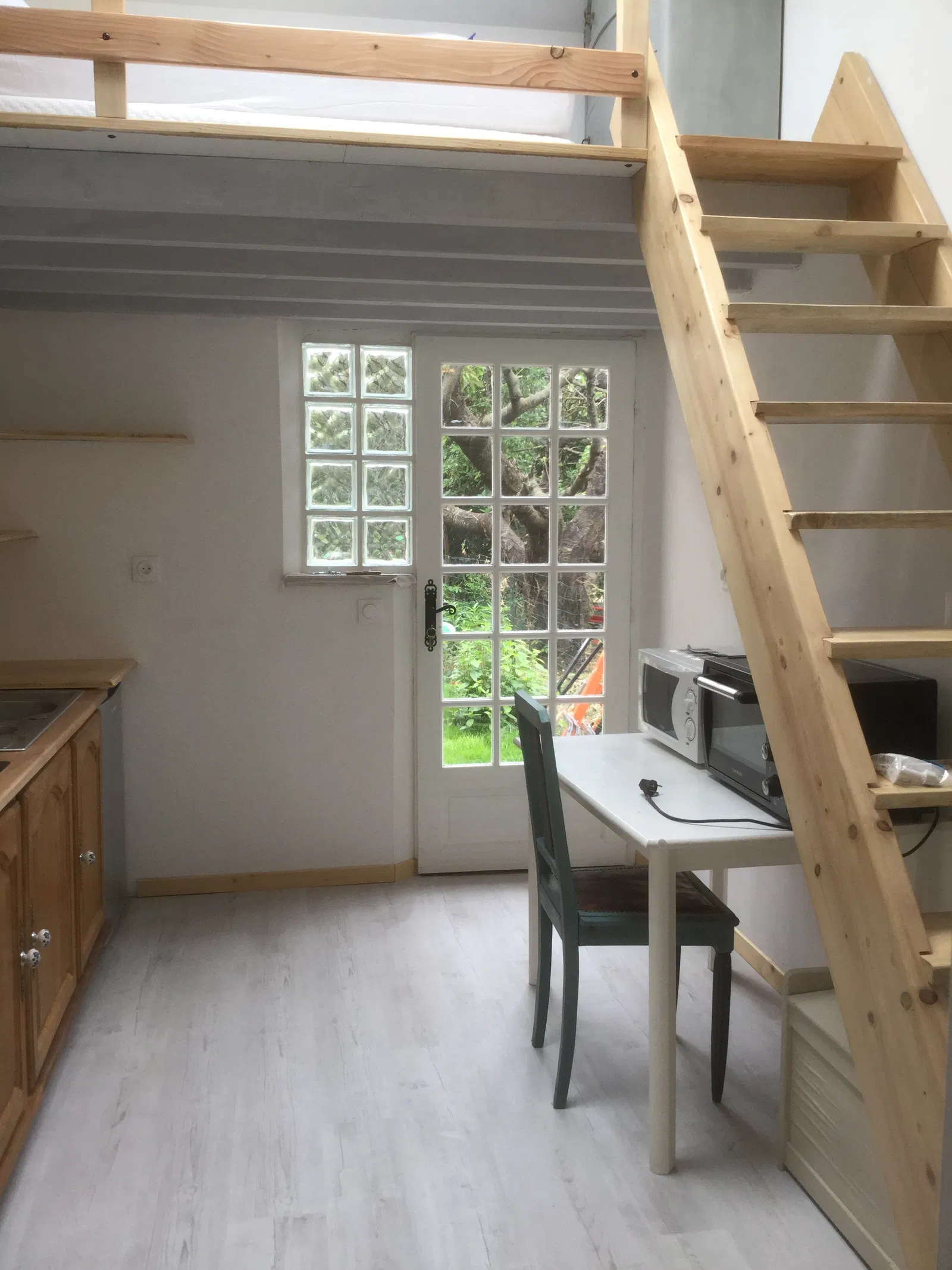 Room Rue Georges Clemenceau in Tarascon