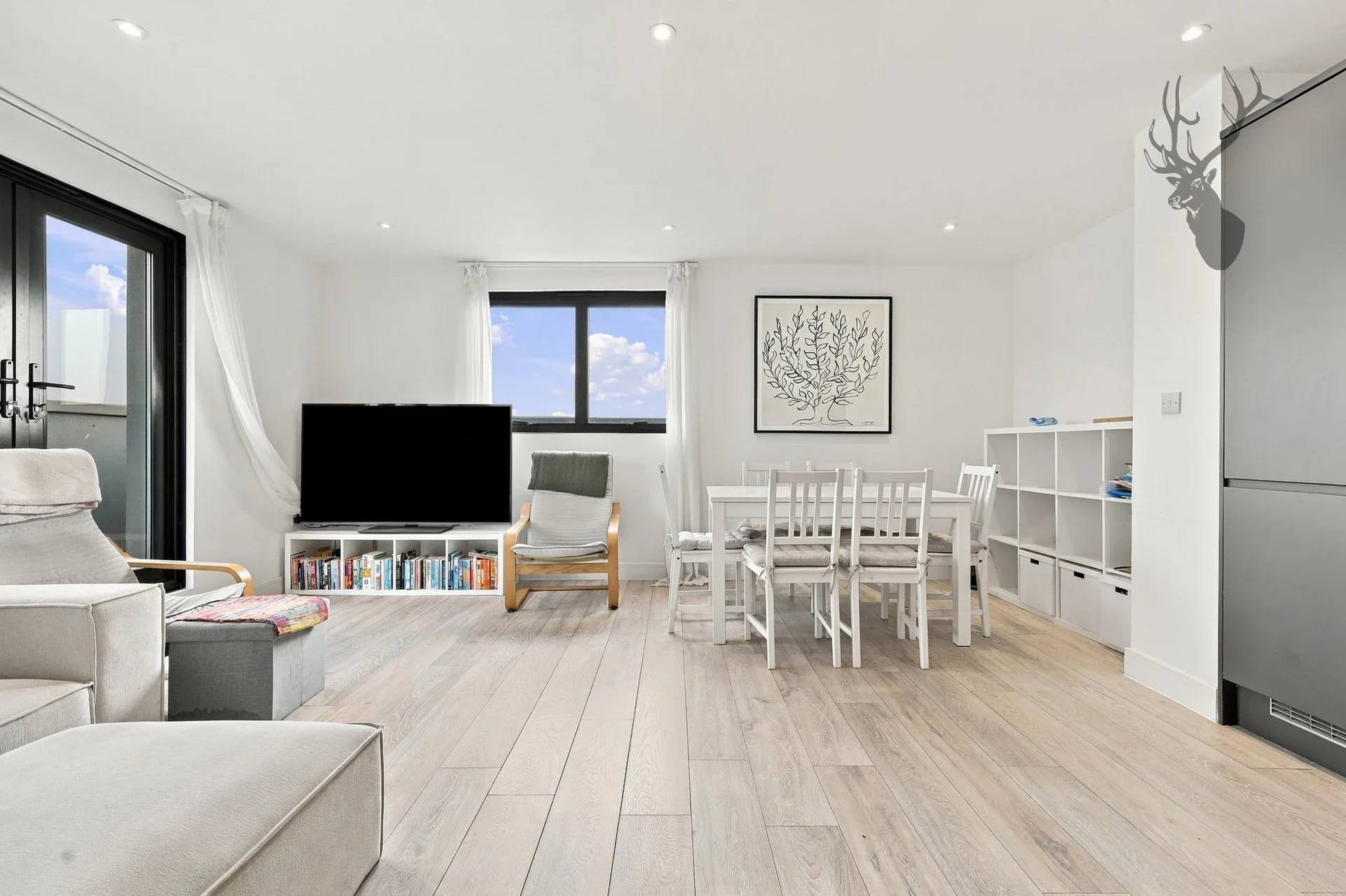 Flat Court Yard in Greater London