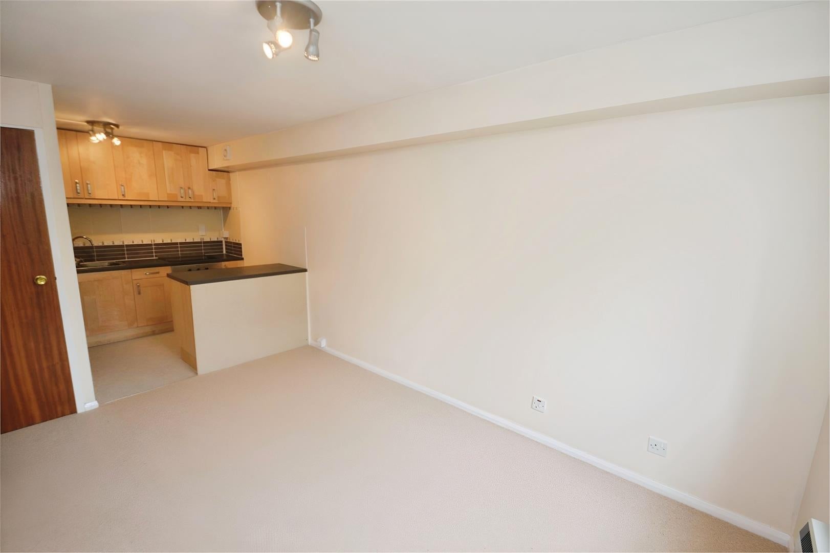 Flat Millstream Close in North Hertfordshire
