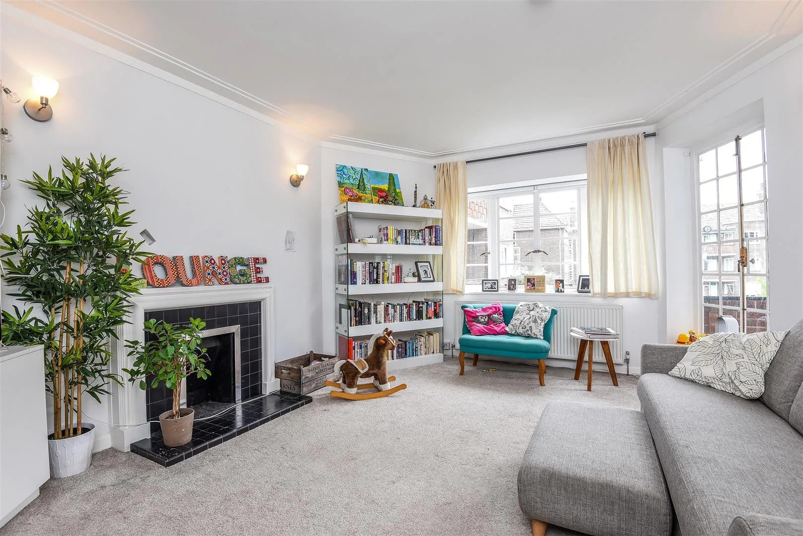 Flat Roehampton Close in Greater London